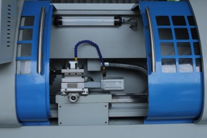 ภายในของเครื่องกลึง CNC รุ่น CK-6132