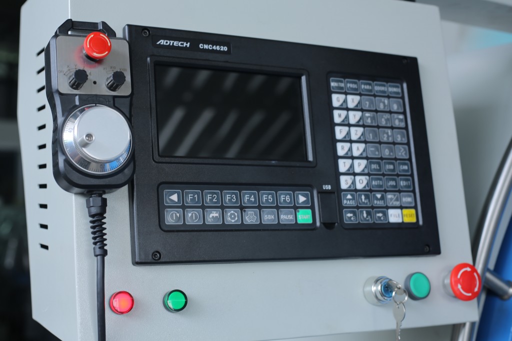 Controller (ระบบควบคุม) ของเครื่องกลึง CNC รุ่น CK-6132